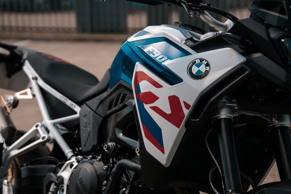 bmw f900